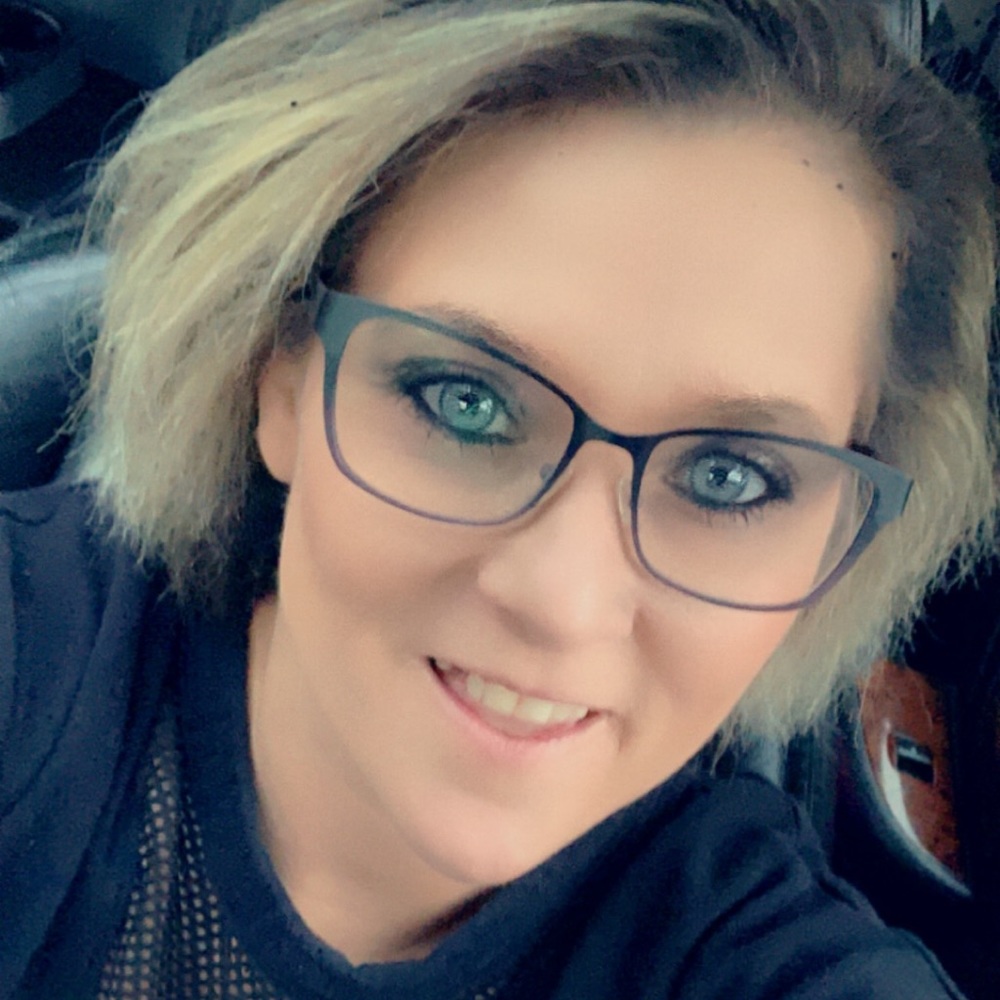 Meet your Posher, Misti
